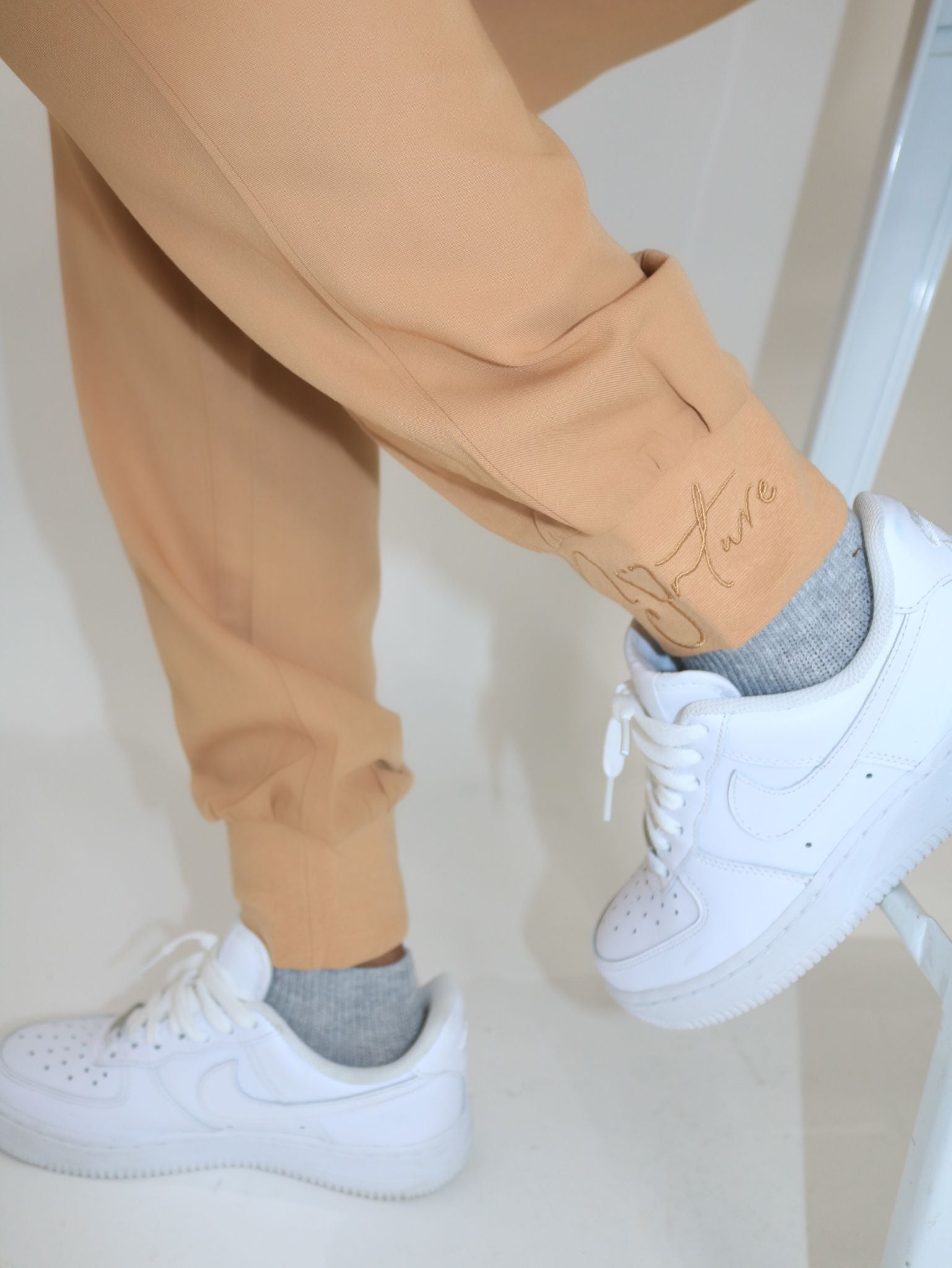 Scrub Bottom Jogger-Frappuccino